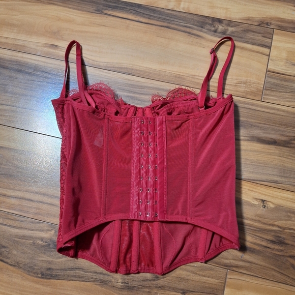 Out From Under M Red Lace Corset Top Y2K 90s Romantic Feminine Vamp Club Date - Picture 4 of 7